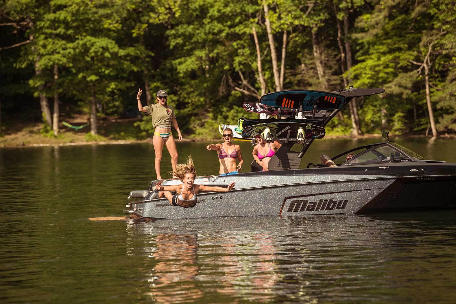 aqua sport marine Super Air Nautique 230 2018 vs Malibu 23 LSV 2018 1.0 ste-agathe.jpg