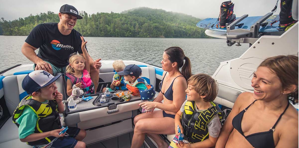 Malibu 25 LSV 2019 Rive-Nord.PNG